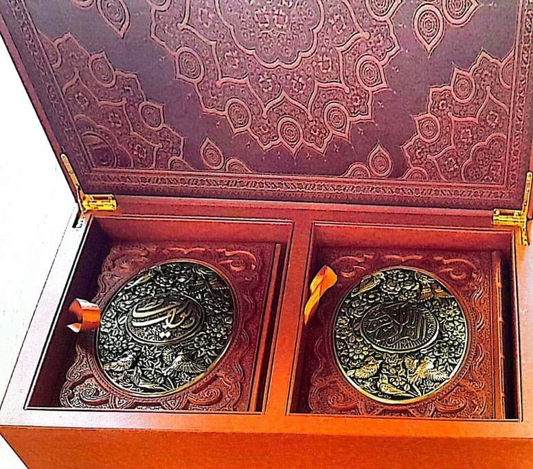 قرآن کریم،دیوان حافظ (طرح مس برجسته)،(2جلدی،گلاسه،ترمو،پلاکدار برجسته،باجعبه)