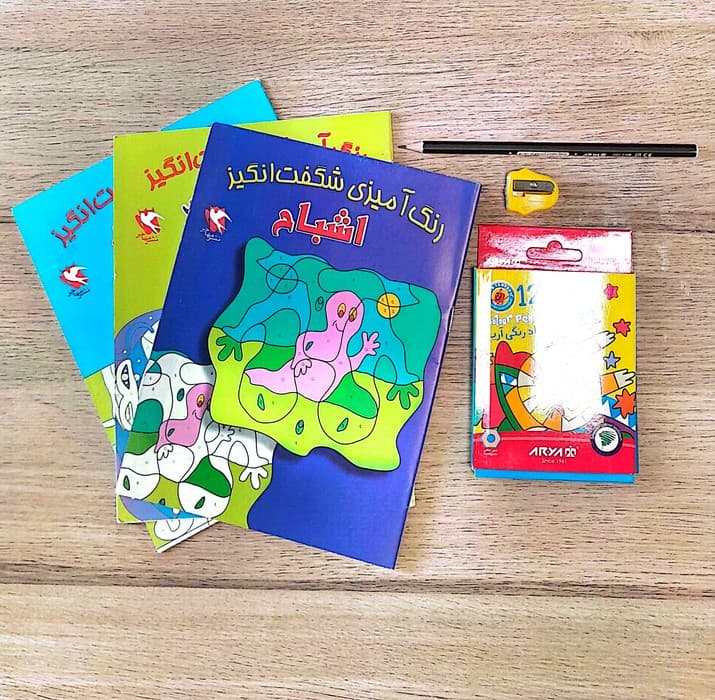 مجموعه بچه ها (همراه مداد رنگی 12رنگ،مداد طراحی و تراش)،(5جلدی)