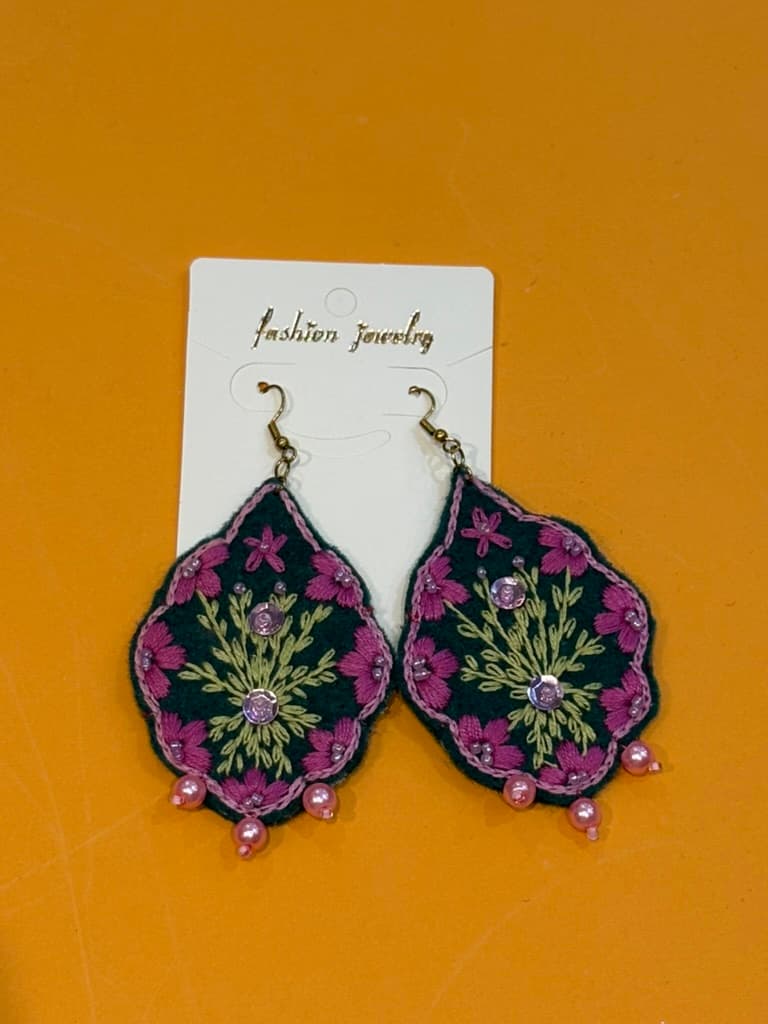 گوشواره گل‌دوزی 05