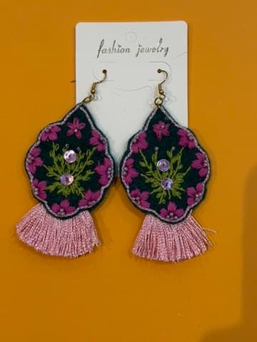 گوشواره گل‌دوزی 08