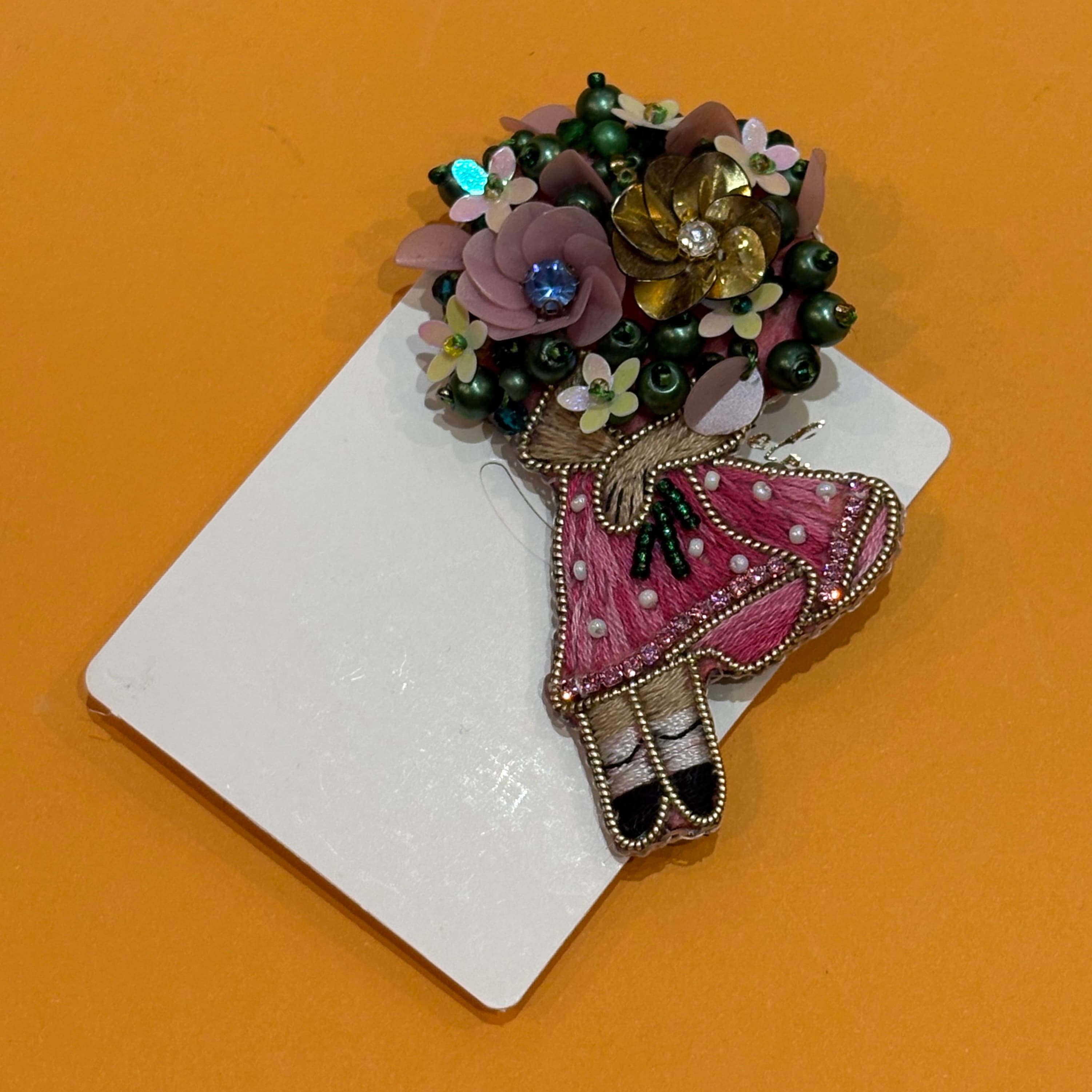 گل‌سینه دخترک گل‌فروش