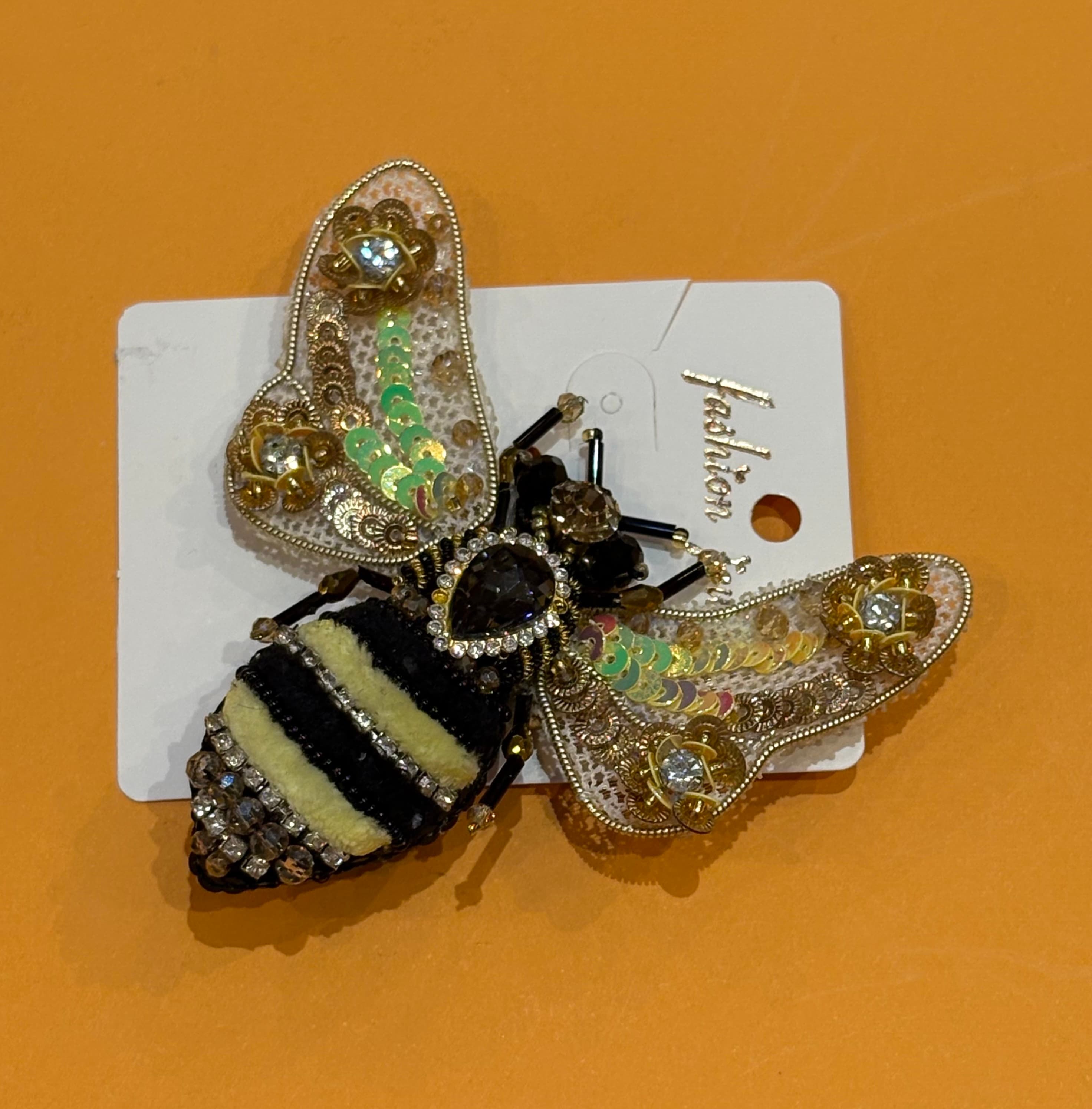 گل‌سینه زنبور طلایی