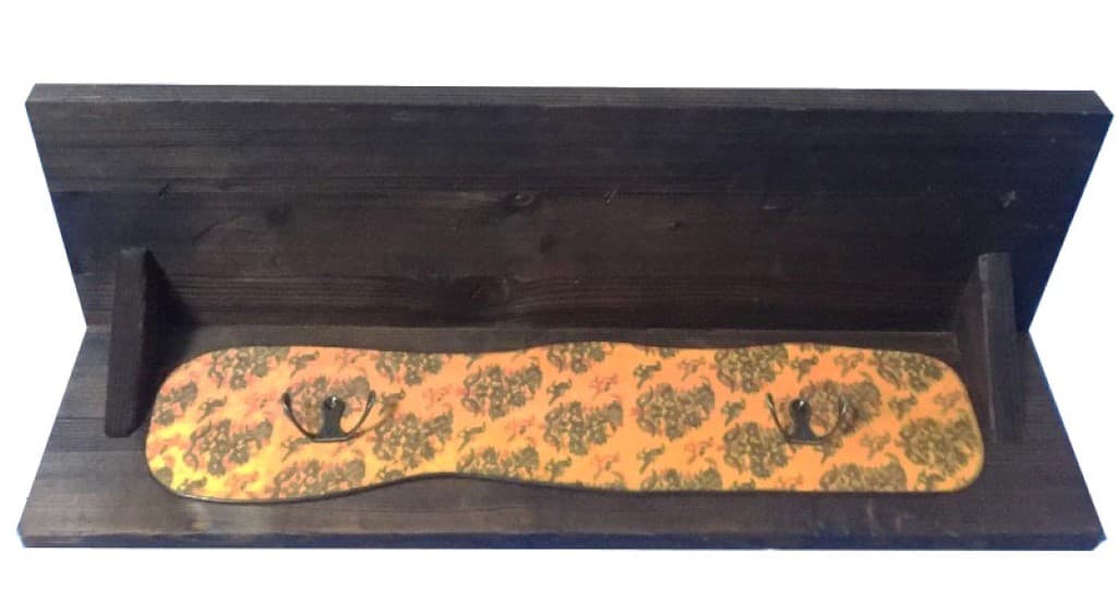 جالباسی چوبی