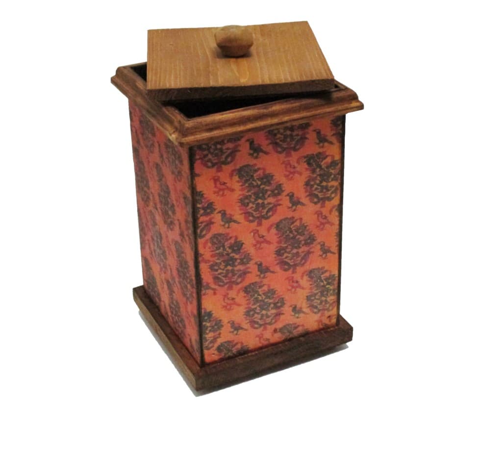 جعبه چوبی (مجری 8)