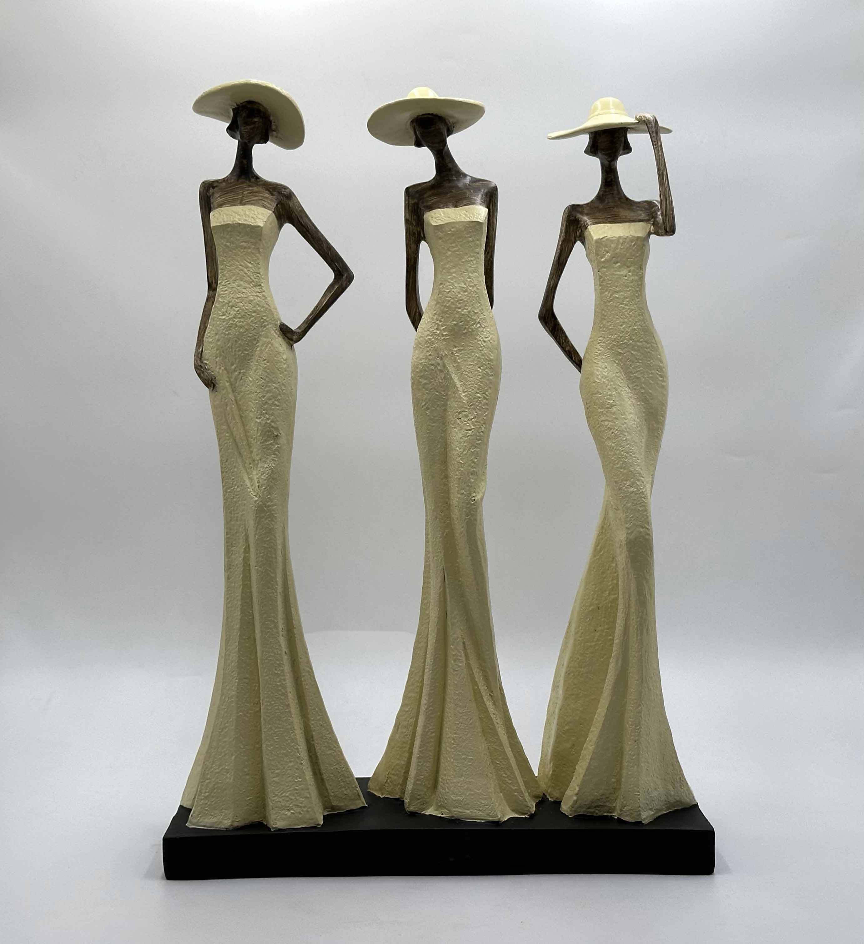 تندیس 3 بانو