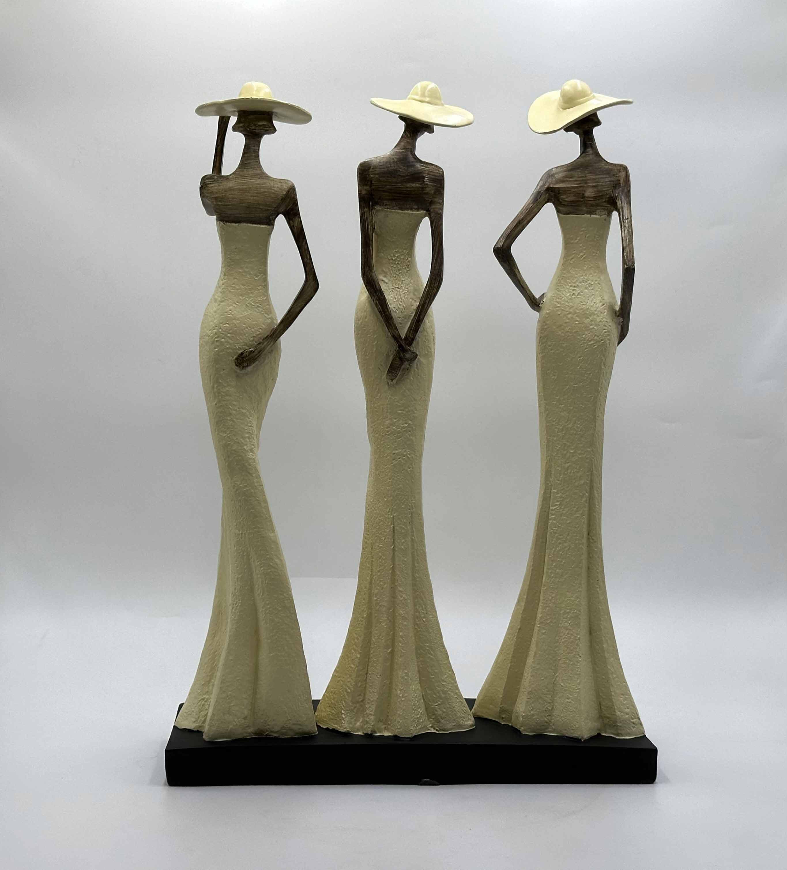 تندیس 3 بانو