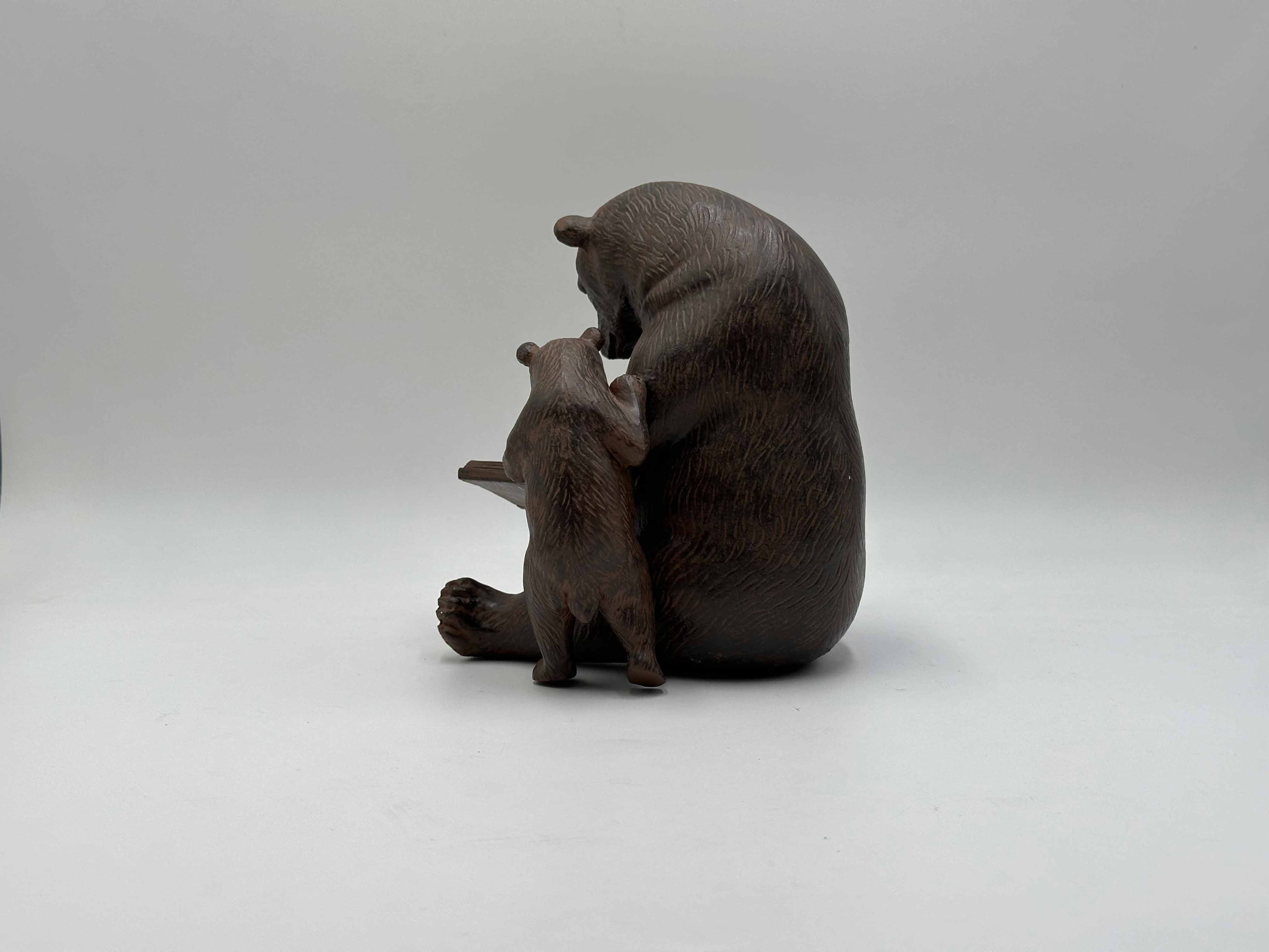 تندیس کتاب خواندن خرس و بچه خرس