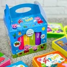 مجموعه کتاب های فومی دنیای پپا همراه با عروسک (ببین و بگو)،(6جلدی،2زبانه،باجعبه)